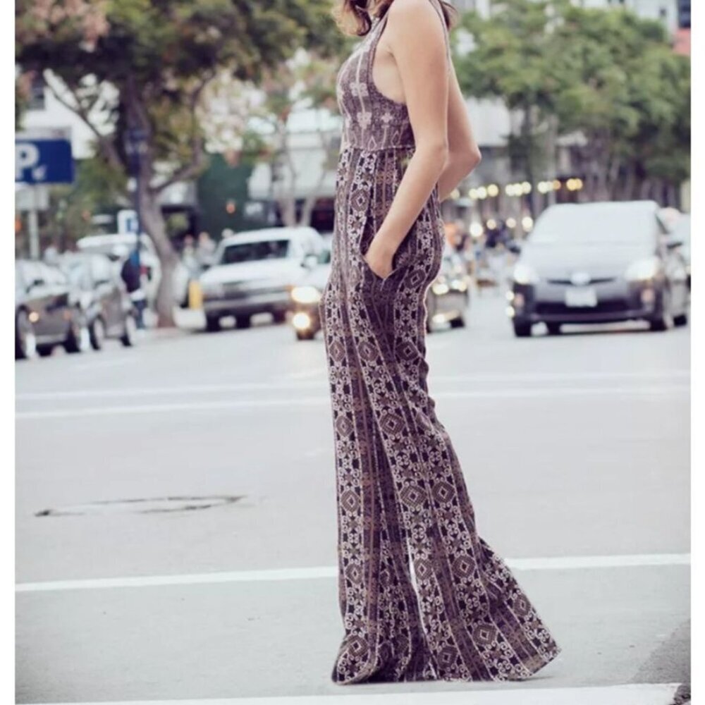 Free People Tribal Print Jumpsuit Retro 70s Bellbottoms Cut Out Crop Top - Picture 10 of 10